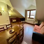 Lotila Flats Cuirgu Aparthotel Felechosa